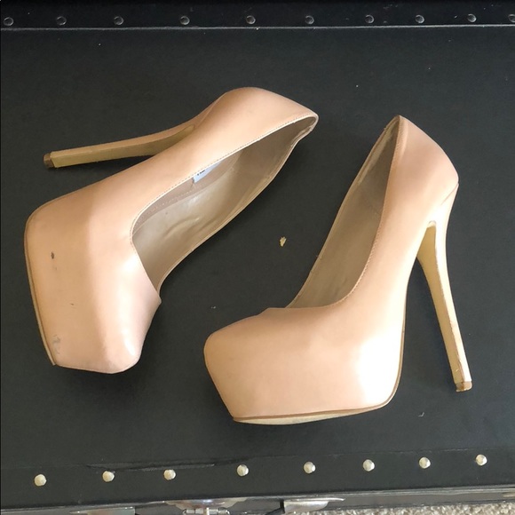 Steve Madden Nude Pumps - Picture 4 of 4